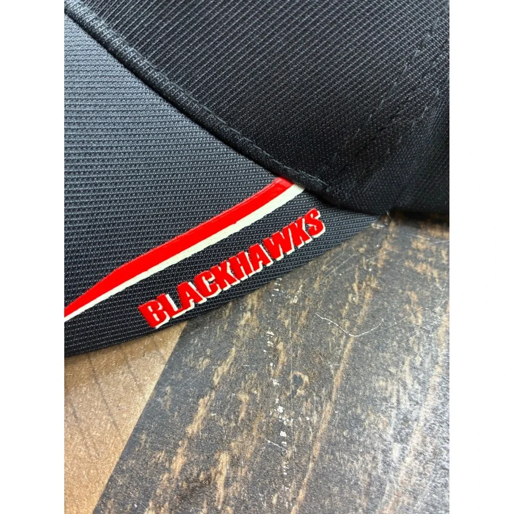 NHL Chicago Blackhawks Hat Adult One Size Black Baseball Cap Hockey Fan Gear